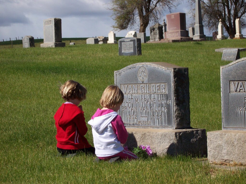 Photo of Bethany Lohrey & Karolyn Kaseberg at Van-Gilder grave in Sun Rise Cemetery near Wasco, Oregon.