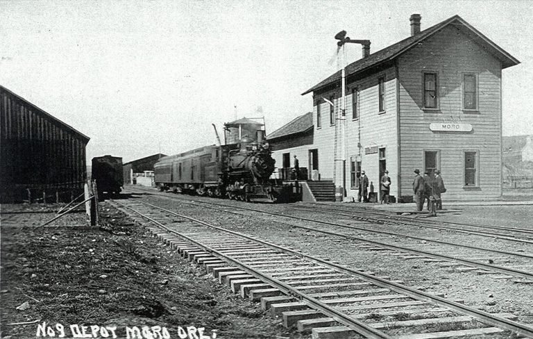 The Moro, Oregon train depot. – Sherman County, Oregon History