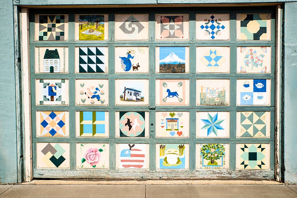 Nell Melzer Shop Quilt Door. Photo by Jeremy Lanthorn.