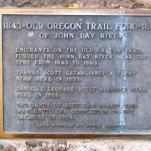 Photo of plaque - Old Oregon Trail Crossing of the John Day River.