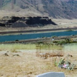 Photo of the Rufus Pioneer Cemetery, Rufus, Oregon.